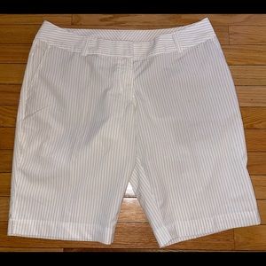 Adidas Golf ClimaLite White Tan Bermuda Chino Shorts Womens Size 12